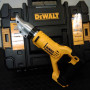 Аккумуляторные ножницы по металлу DeWALT DCS491NT