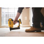 Аккумуляторный степлер скобозабивной бесщеточный DeWALT DCN681D2